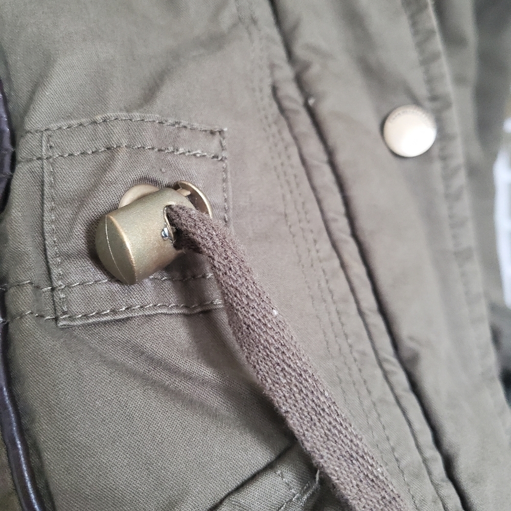 Green fall jacket - Picture 2 of 12
